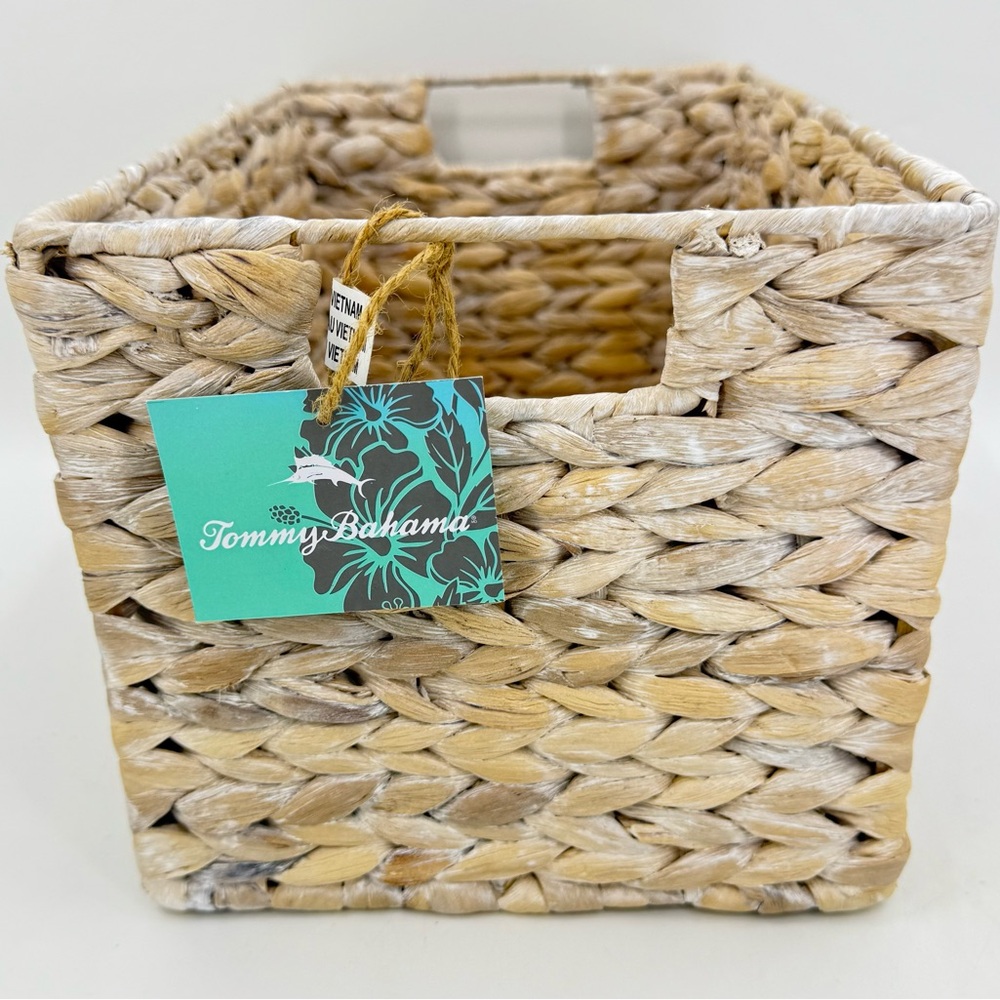 Tommy Bahama White Wash Wicker Rectangle Basket 13.5 L‎ x 8.5 W x 7.5 H New NWT - Picture 4 of 7